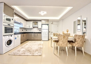 Меблированная квартира с двумя спальнями в Махмутларе