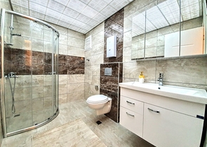 Меблированная квартира с двумя спальнями в Махмутларе