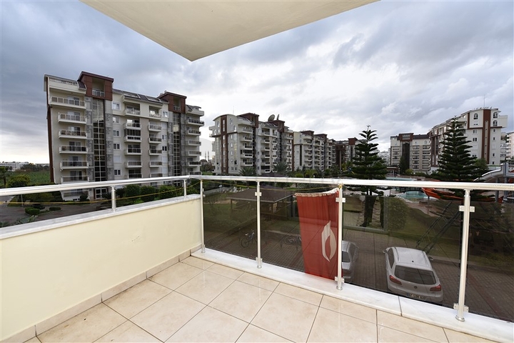 Меблированная квартира с тремя спальнями в Авсалларе