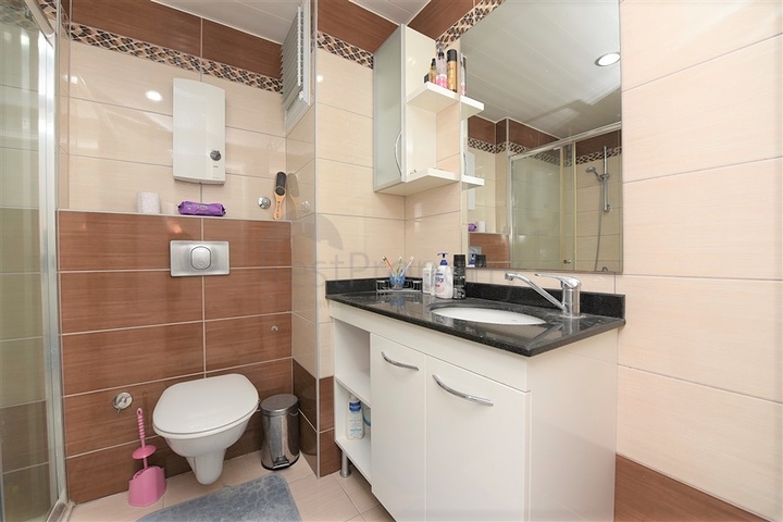 Меблированная квартира с тремя спальнями в Авсалларе