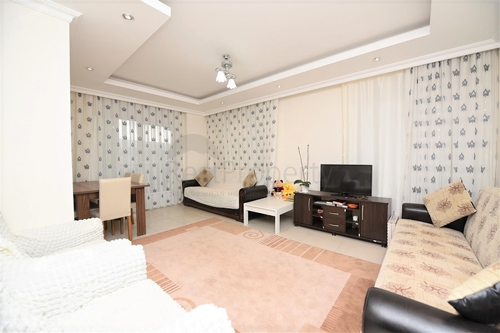 Меблированная квартира с тремя спальнями в Авсалларе