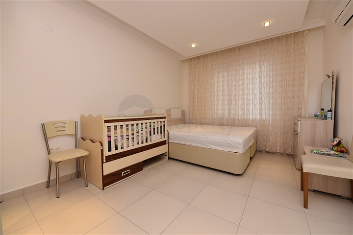 Меблированная квартира с тремя спальнями в Авсалларе