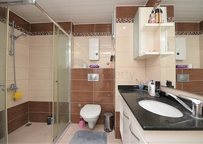 Меблированная квартира с тремя спальнями в Авсалларе