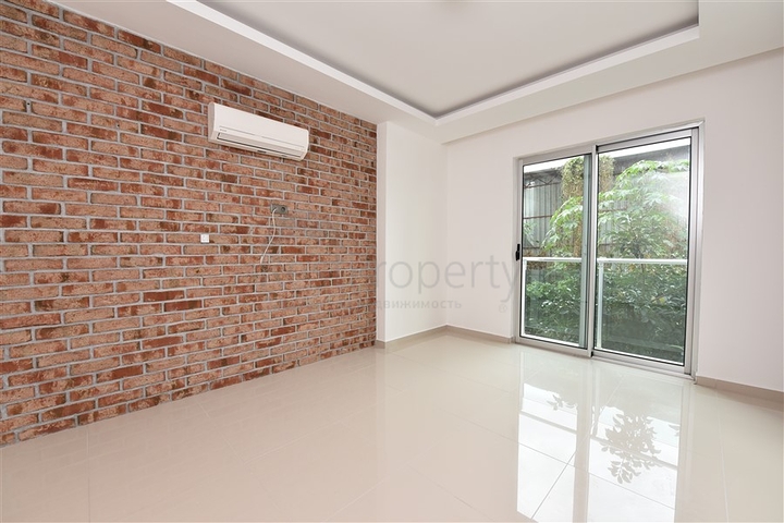 Трехкомнатная квартира на первой линии в Кестеле