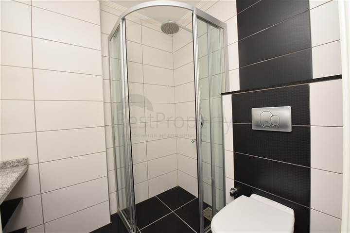 Трехкомнатная квартира на первой линии в Кестеле