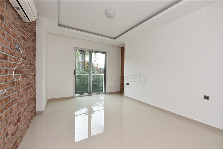 Трехкомнатная квартира на первой линии в Кестеле