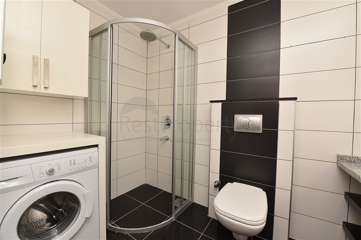 Трехкомнатная квартира на первой линии в Кестеле