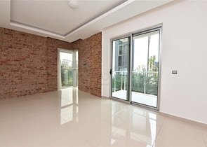 Трехкомнатная квартира на первой линии в Кестеле