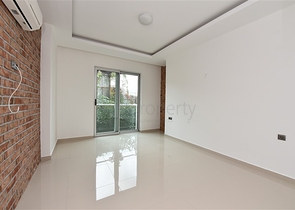 Трехкомнатная квартира на первой линии в Кестеле