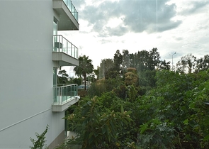 Трехкомнатная квартира на первой линии в Кестеле