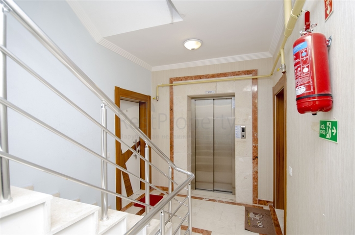 Трехкомнатная квартира в микрорайоне Хурма Коньяалты Анталья