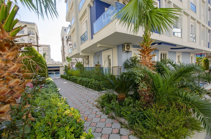 Трехкомнатная квартира в микрорайоне Хурма Коньяалты Анталья