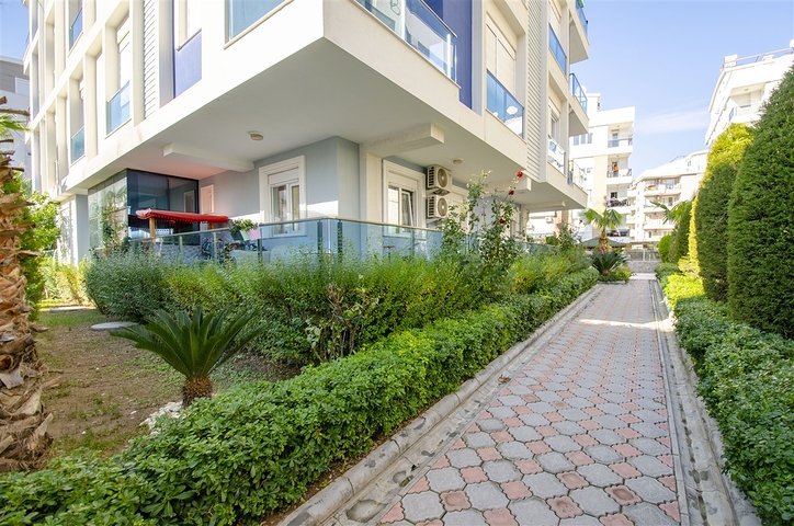 Трехкомнатная квартира в микрорайоне Хурма Коньяалты Анталья