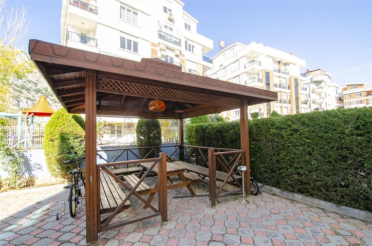 Трехкомнатная квартира в микрорайоне Хурма Коньяалты Анталья