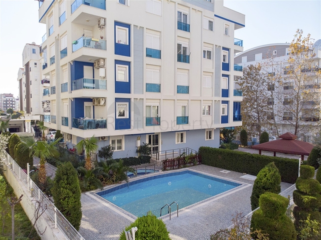 Трехкомнатная квартира в микрорайоне Хурма Коньяалты Анталья