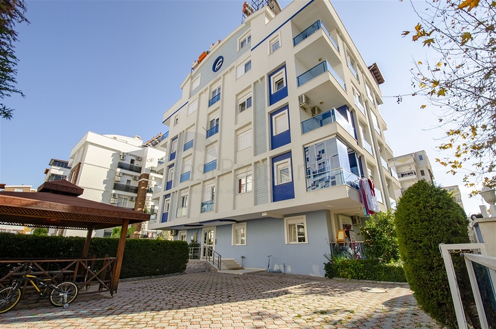 Трехкомнатная квартира в микрорайоне Хурма Коньяалты Анталья