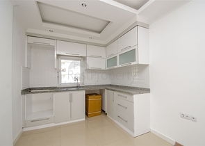 Трехкомнатная квартира в микрорайоне Хурма Коньяалты Анталья