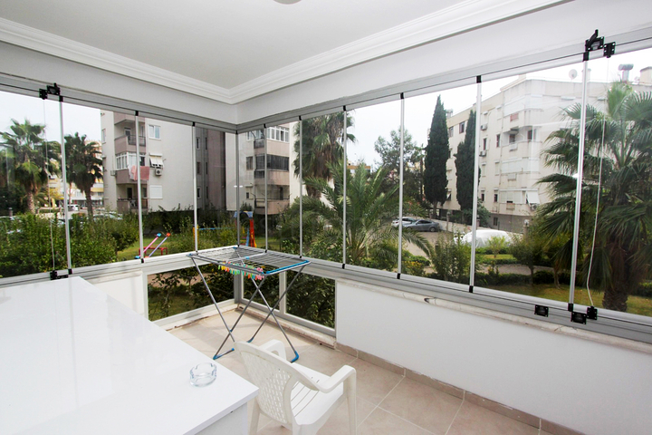 Просторная квартира 3+1 в пешей доступности к морю в Анталии