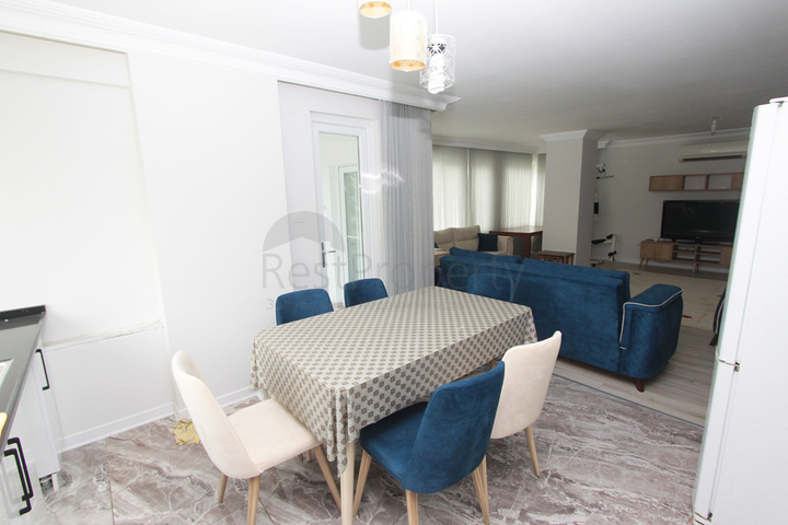 Просторная квартира 3+1 в пешей доступности к морю в Анталии