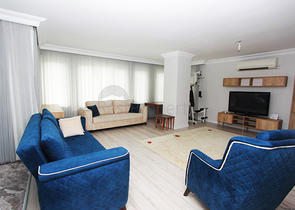 Просторная квартира 3+1 в пешей доступности к морю в Анталии