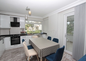 Просторная квартира 3+1 в пешей доступности к морю в Анталии