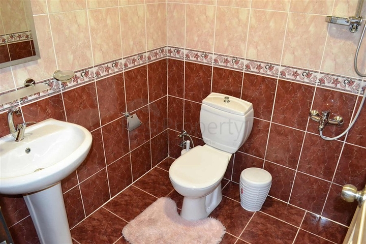 Трехкомнатная квартира с мебелью по выгодной цене