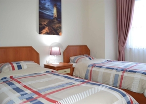 Трехкомнатная квартира с мебелью по выгодной цене