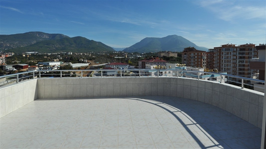 Меблированный пентхаус с тремя спальнями в Тосмуре