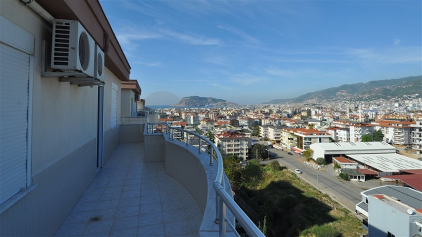 Меблированный пентхаус с тремя спальнями в Тосмуре