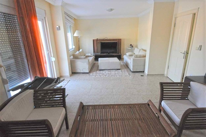 Меблированный пентхаус с тремя спальнями в Тосмуре