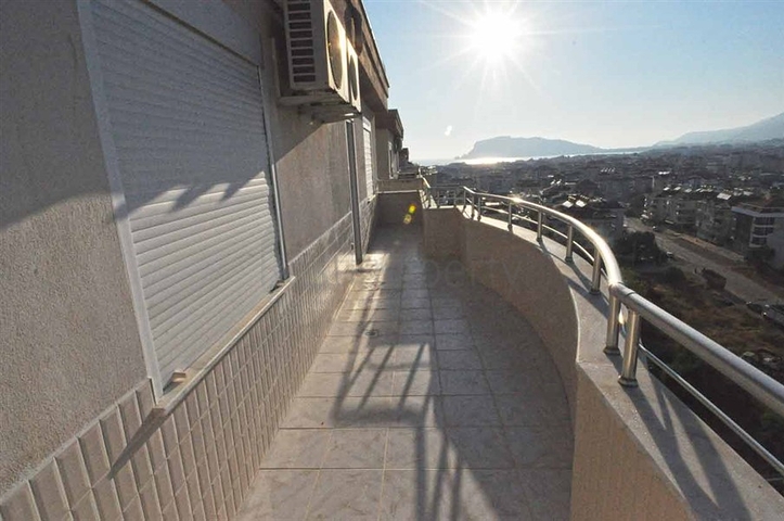 Меблированный пентхаус с тремя спальнями в Тосмуре