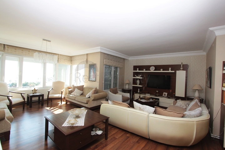 Квартира 3+1 с видом на море в Коньяалты Анталья 100 м до пляжей