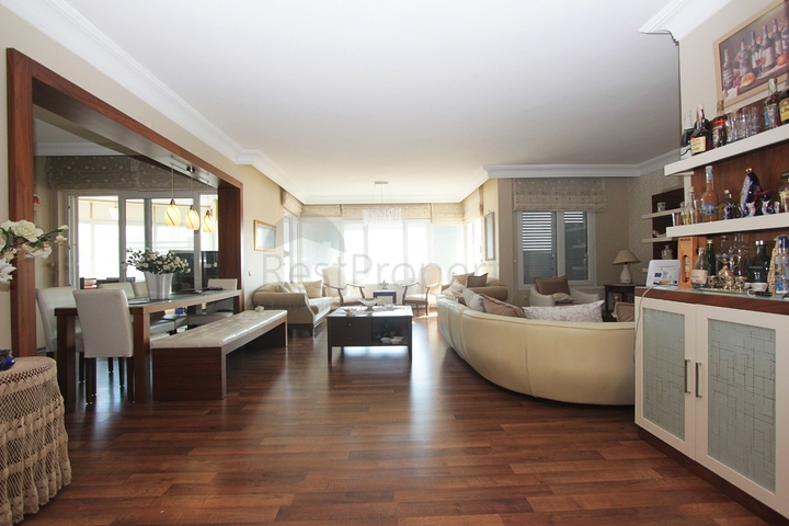 Квартира 3+1 с видом на море в Коньяалты Анталья 100 м до пляжей