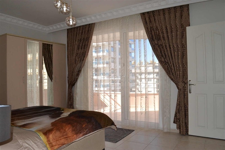 Меблированная квартира с двумя спальнями в Махмутларе