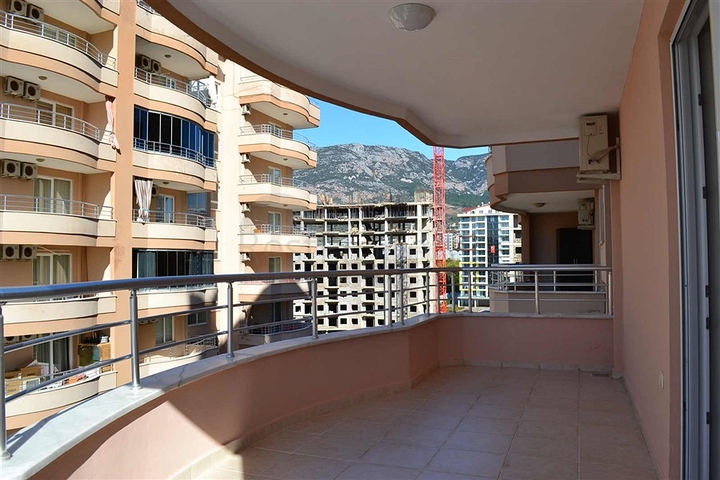 Меблированная квартира с двумя спальнями в Махмутларе