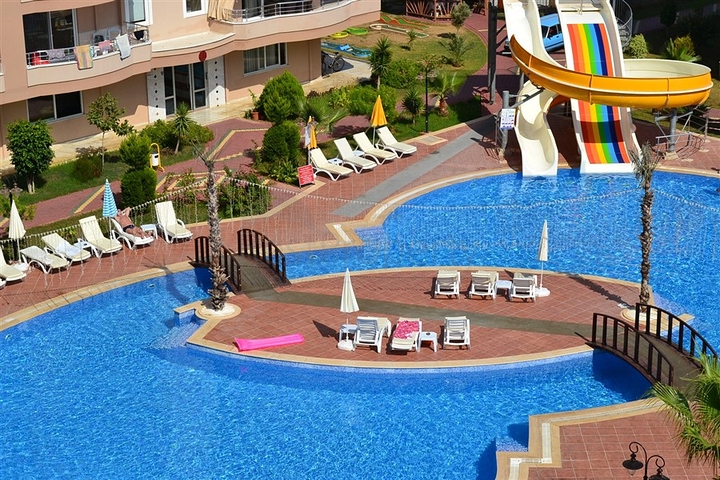 Меблированная квартира с двумя спальнями в Махмутларе