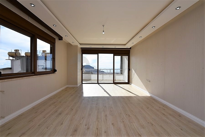 Пентхаус с потрясающим видом в центре Алании