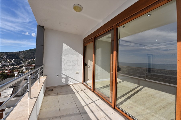 Пентхаус с потрясающим видом в центре Алании