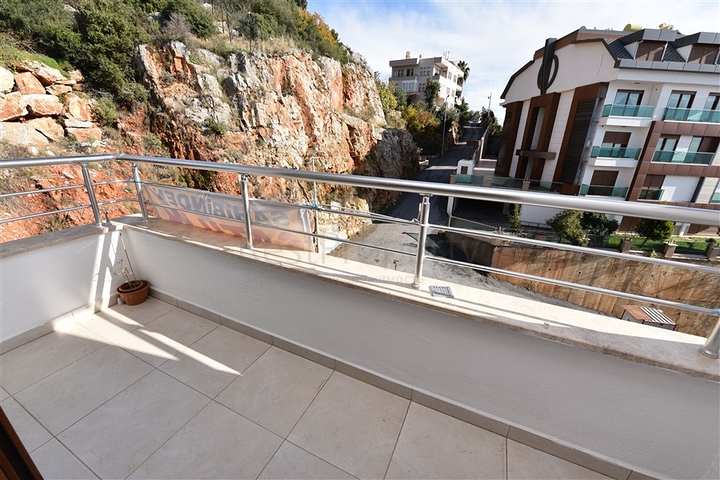 Пентхаус с потрясающим видом в центре Алании