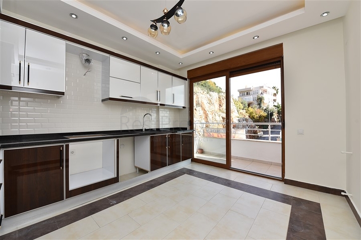 Пентхаус с потрясающим видом в центре Алании