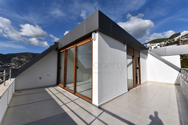 Пентхаус с потрясающим видом в центре Алании