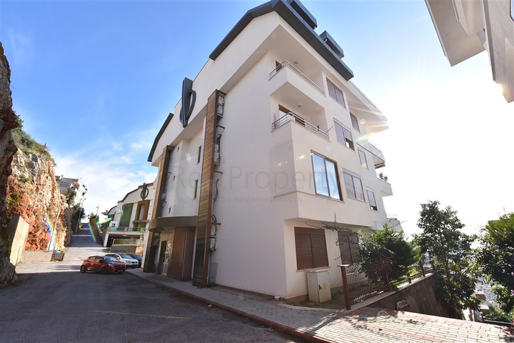 Пентхаус с потрясающим видом в центре Алании