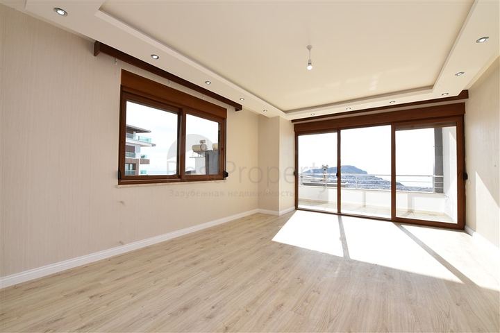 Пентхаус с потрясающим видом в центре Алании