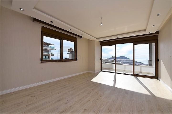 Пентхаус с потрясающим видом в центре Алании