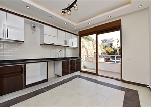 Пентхаус с потрясающим видом в центре Алании