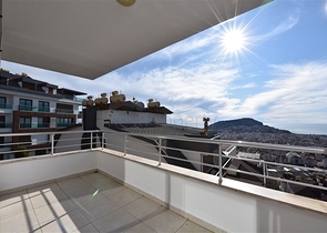 Пентхаус с потрясающим видом в центре Алании