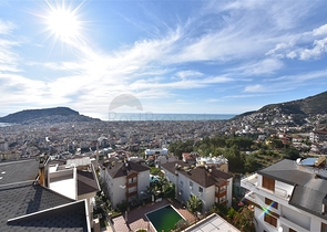 Пентхаус с потрясающим видом в центре Алании