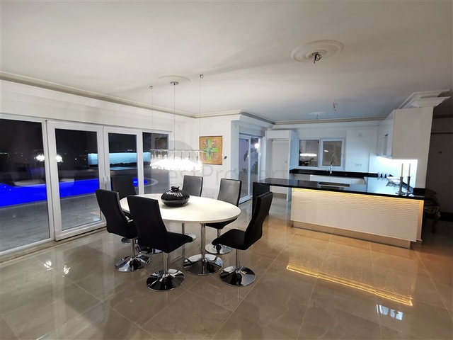 Меблированная вилла с завораживающим видом в Каргыджаке