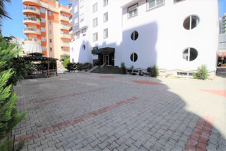 Меблированная квартира с одной спальней в Махмутларе