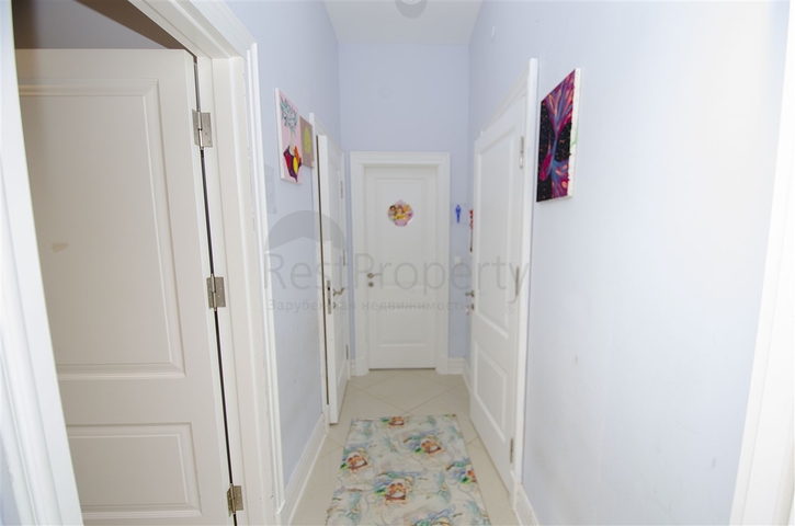 Вилла 5+1 с отдельным садом в комплексе Дошемеальты Анталья